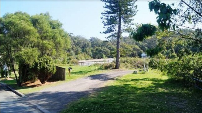 The entrance to the site is off Jubilee Ave. Picture: Northern Beaches Council website