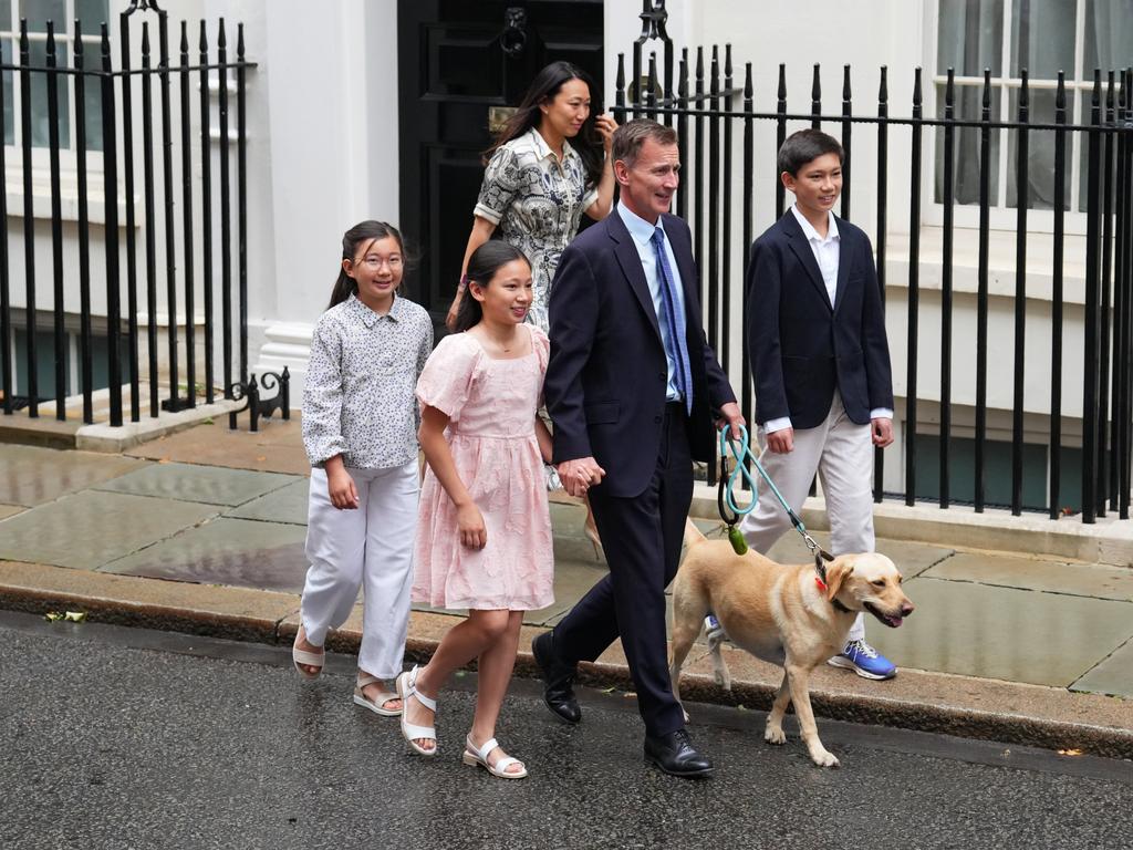 Former Chancellor of the Exchequer Jeremy Hunt and his family leave Downing Street. . (Photo by Carl Court/Getty Images)