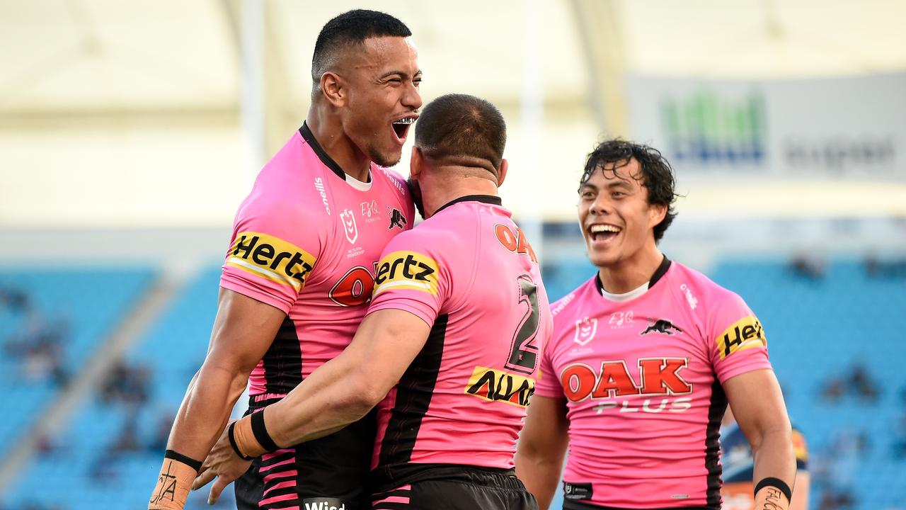 Stephen Crichton (L) scores a try, his 10th of the season.