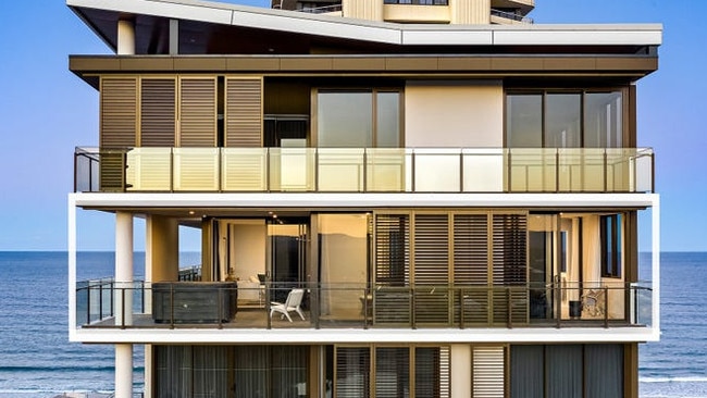 1501/5 Pacific St, Main Beach sold for $4m.