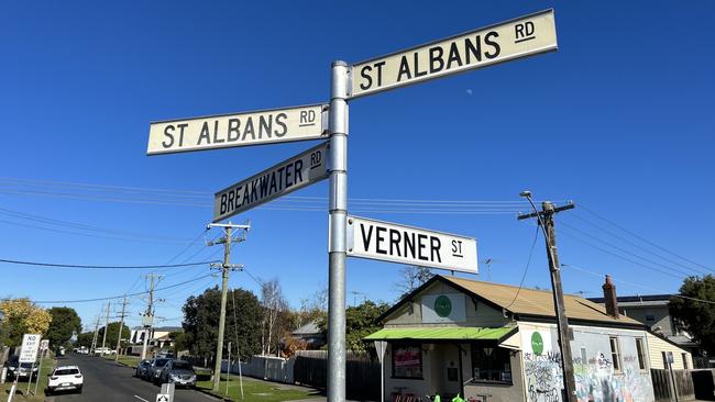 Geelong police and paramedics responded to a stabbing on St Albans Rd in Thomson on Thursday morning. Photo: Brad Fleet.