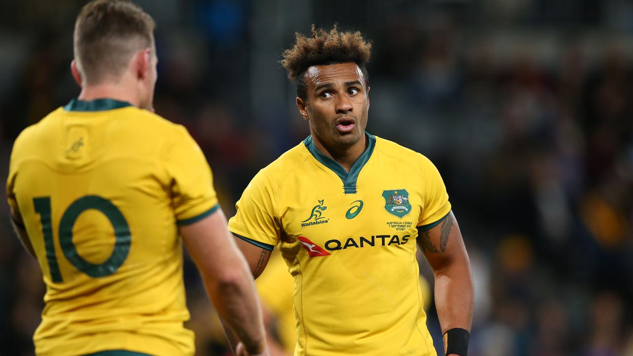 Will Genia of the Wallabies speaks to Bernard Foley.