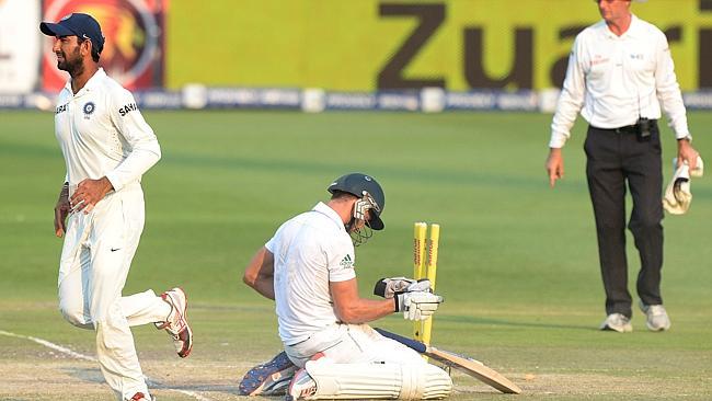 Faf du Plessis is disconsolate after being run out near the end of an extraordinary Test.