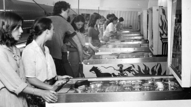 Pinball machines at the Downtown Fun and Leisure Centre, 1979.