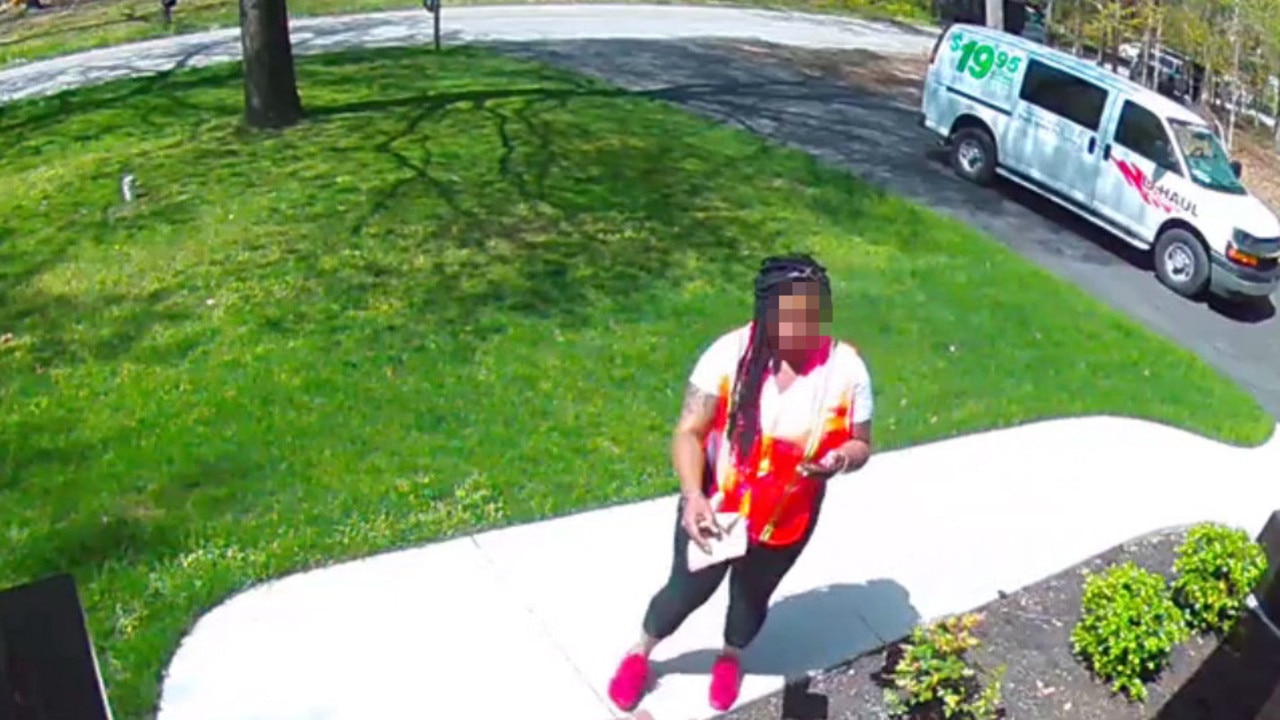 amazon-delivery-driver-caught-on-video-urinating-in-driveway-news