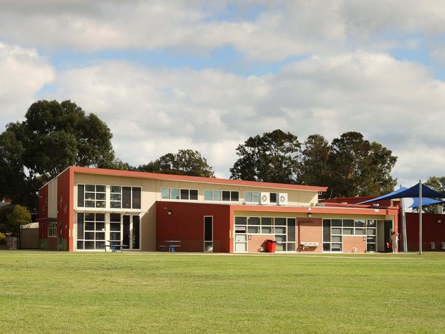 Lewd questions at Geelong primary school, parents allege