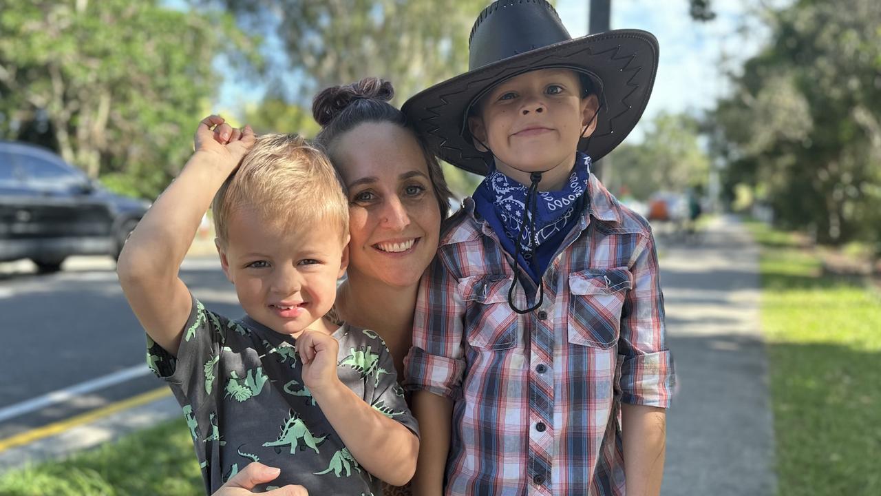 Ned Ruiter, mum Eliza Weis and Grade One student Angus Ruiter. Picture: Letea Cavander