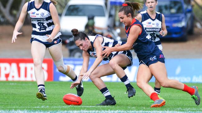 South’s Cheyenne Hammond and Norwood's Jessica Macolino battle for the ball. Picture: AAP/Brenton Edwards