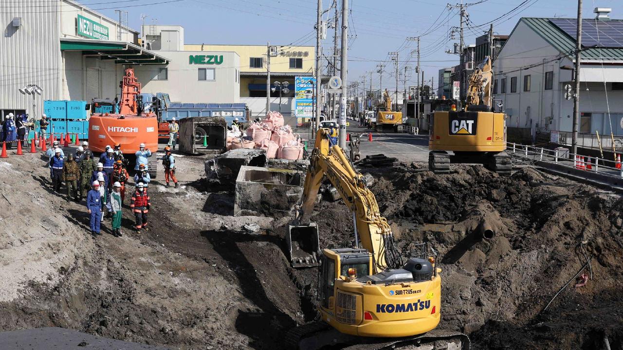 Hole that gives Japan that sinking feeling