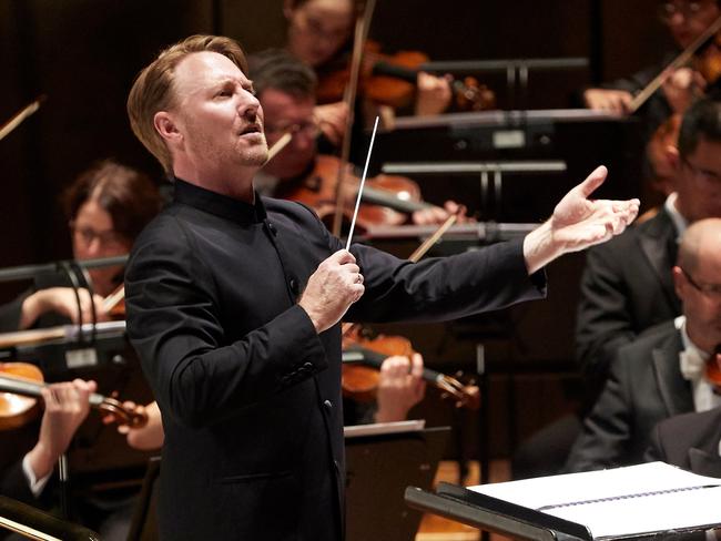 Benjamin Northey conducts the Melbourne Symphony Orchestra