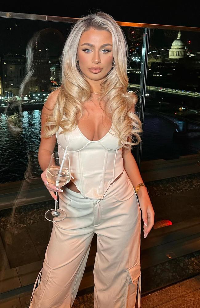 A popular British influencer, 21, has come under fire after going public with her new 16-year-old boyfriend. Picture: Instagram/tashaanewcombe