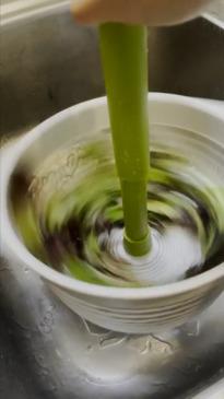 We loved this salad-spinning colander