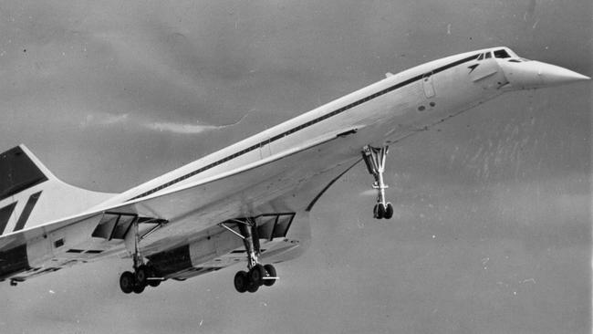 The sleek Concorde aeroplane landing at Tullamarine Airport, Melbourne, after a three-hour, 37-minute flight from Singapore.  Used "The Advertiser" 09 Aug 1975.  (Pic: Copyright Herald-Sun Feature Service)