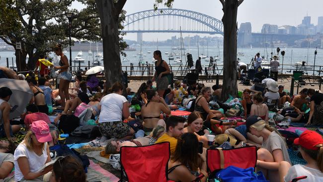 Last year you had to get in early for a spot at Mrs Macquarie’s Chair. Picture: AAP I