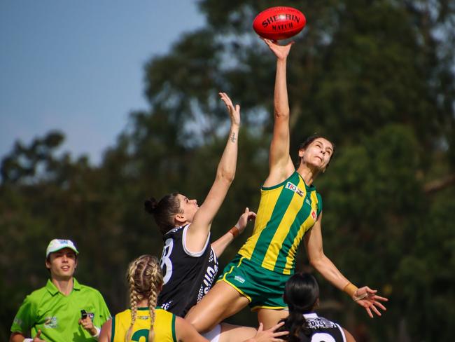 Jasmyn Hewett is one of the top five players of the Women’s Premier League. Picture: Celina Whan AFLNT/Media