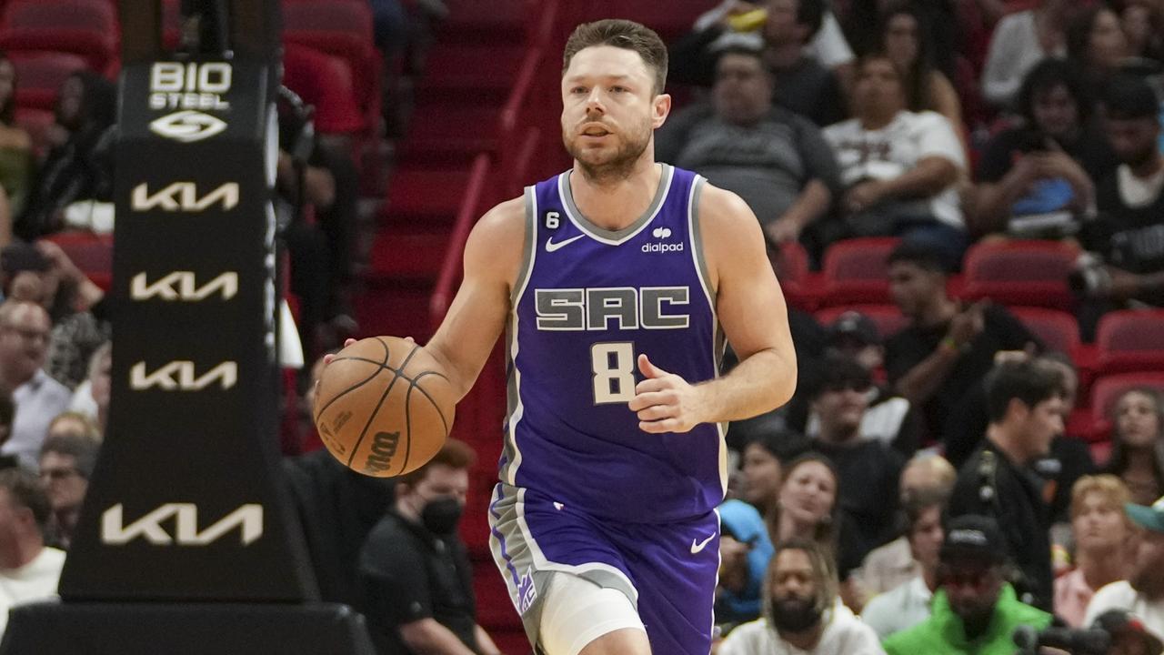 Matthew Dellavedova exits Kings, signs two-year contract in