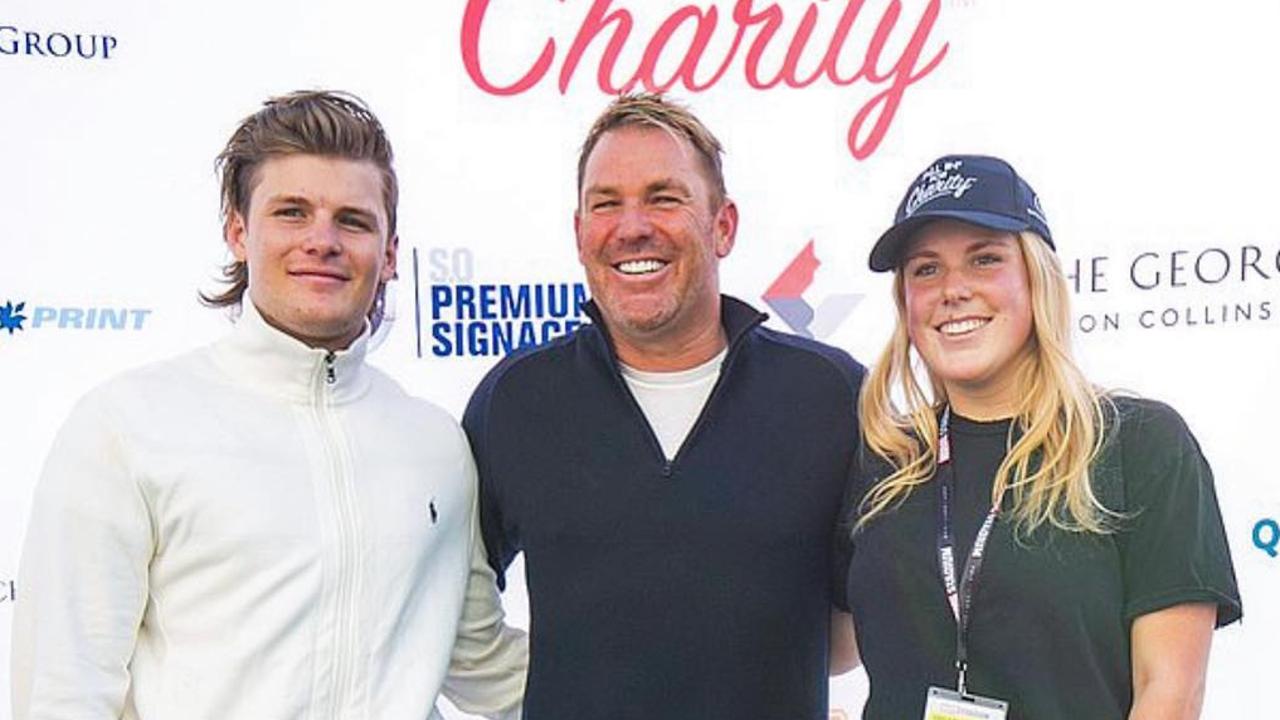 Shane Warne with son Jackson and daughter Brooke in 2018.