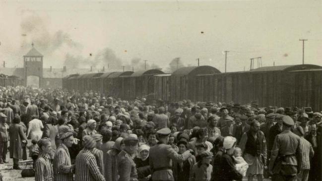 The arrival and processing of an entire transport of Jews at Auschwitz-Birkenau, Photo: Yad Vashem Photo Archives