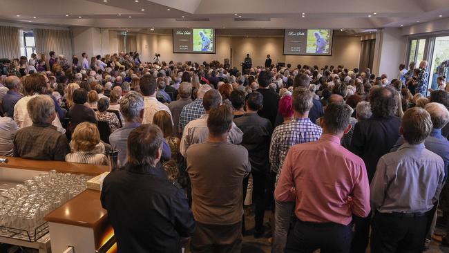 Hundreds packed the Adelaide Hills Convention Centre to hear tributes to Mr Selth. Picture: AAP / Roy VanDerVegt