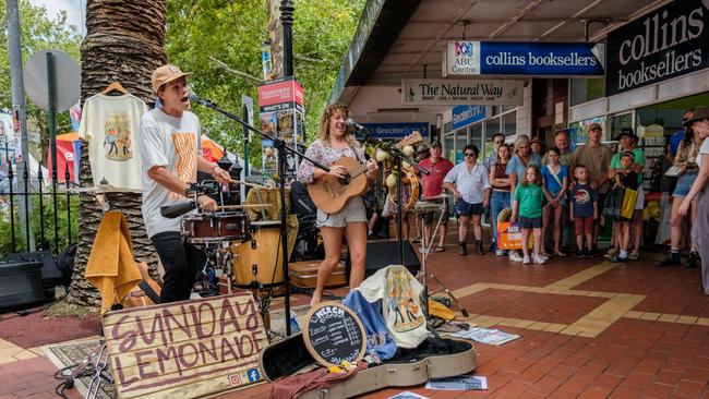 Sunday Lemonade busking on Peel Street this week as part of the Tamworth Country Music Festival. Picture: Antony Hands