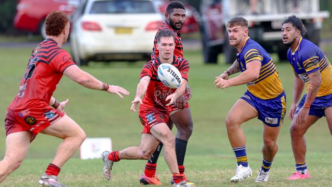 Jesse Beauchamp passing from hooker. Picture: DC Sports Photography