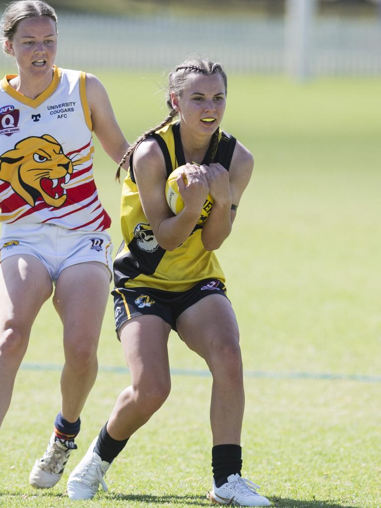 Lara Paget takes a mark for Toowoomba Tigers. Picture: Kevin Farmer