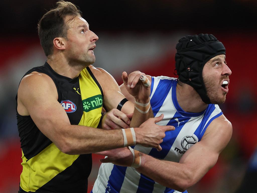 Toby Nankervis and Tristan Xerri went toe-to-toe in a heavyweight ruck battle. Picture: Daniel Pockett/Getty Images