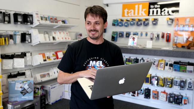 Victor da Silva, sales manager from Talk To The Mac in 2012.