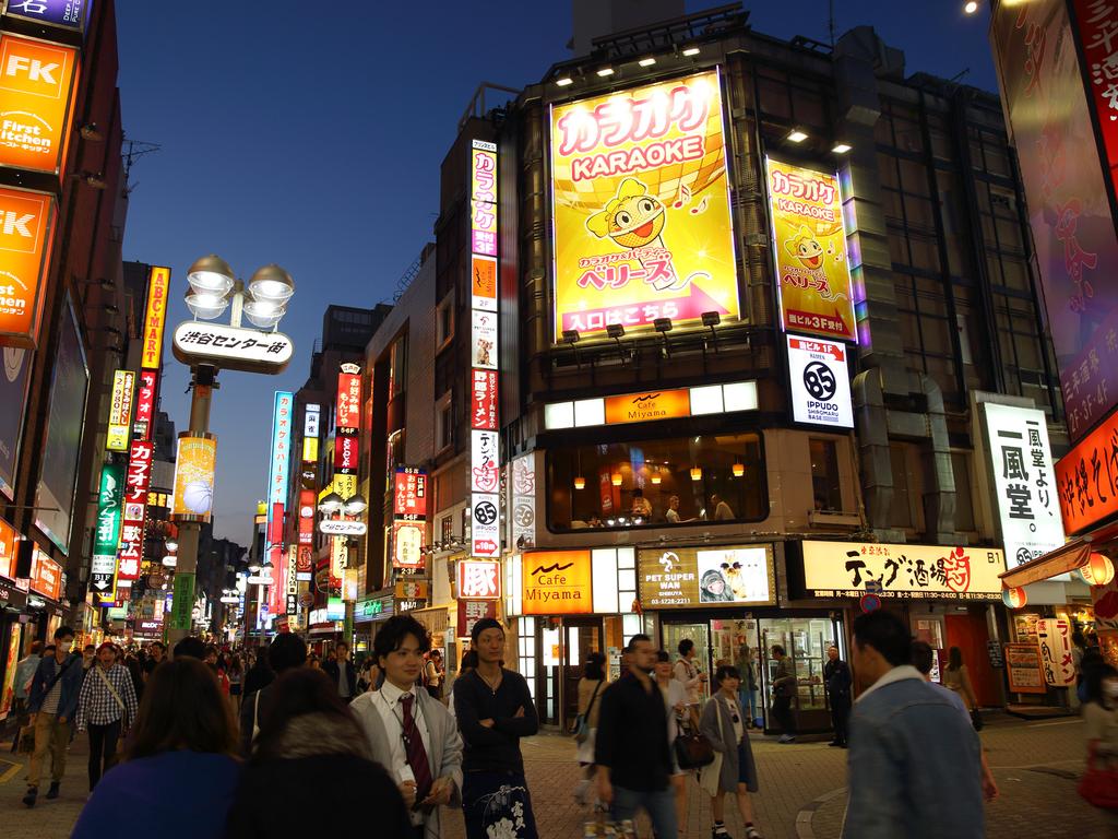 20 Best Things To Do In Tokyo, From Shibuya Crossing To Sumo Wrestling ...