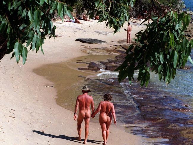 Bums Away More Than A 1000 Swimmers Strip Off For The Third Annual