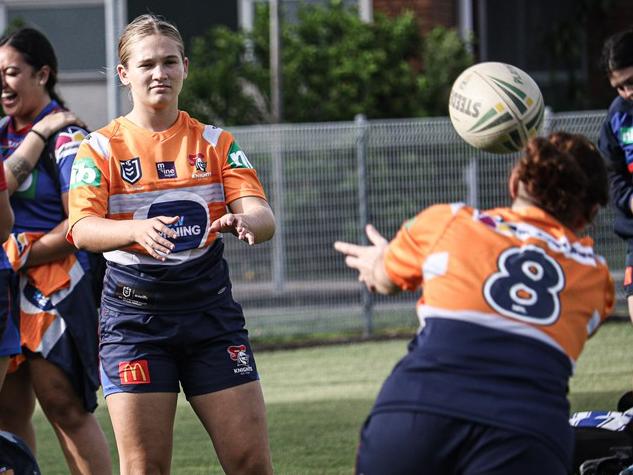 Newcastle Knights' Tarsha Gale Cup side at training (Credit: Knights Media)