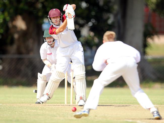 Junior cricket grand final at Surfers Paradise Cricket Club. Under-17s: Surfers vs Palm Beach (batting). Photo of Zac Lopez. Photo by Richard Gosling