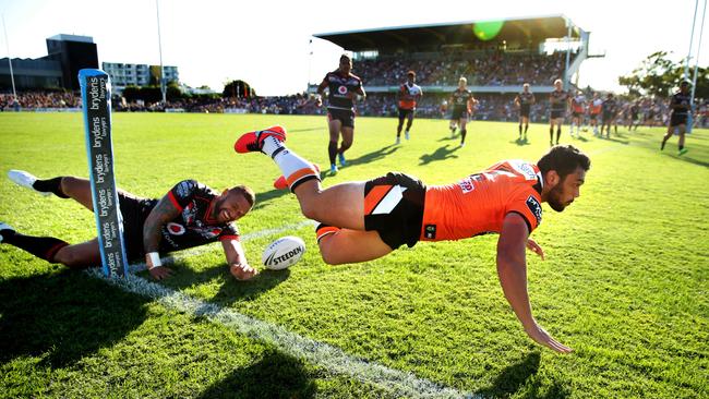 The Tigers and Warriors had a shoot out at Campbelltown.