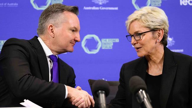 Minister for Climate Change and Energy Chris Bowen and US Secretary of Energy Jennifer Granholm at the signing of Australia and United States Net Zero Technology Acceleration Partnership. Picture: James Gourley/NCA NewsWire