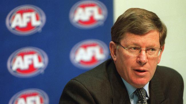 Former AFL chief executive Wayne Jackson in 2001.