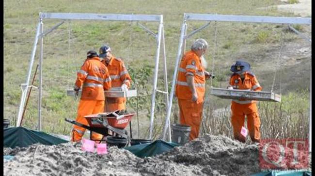 Police start sifting soil for Sharron