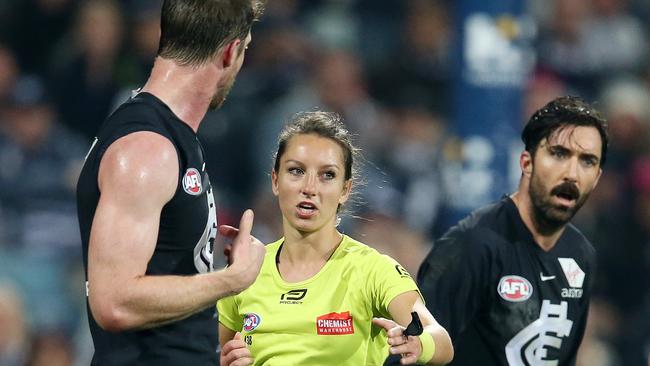 Umpire Eleni Glouftsis pays a free kick against Carlton. Picture: Michael Klein