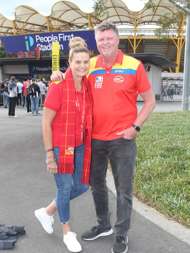 Gold Coast Suns vs. Collingwood. Anissa and Craig Walsh. 29 June 2024 Carrara Picture by Richard Gosling