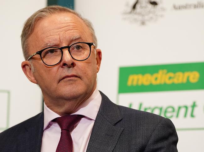 MELBOURNE AUSTRALIA - NewsWire Photos JANUARY 18, 2024: Prime Minister, Anthony Albanese Frankston gives a press conference at the Urgent Care Clinic in Frankston.Picture: NCA NewsWire / Luis Enrique Ascui