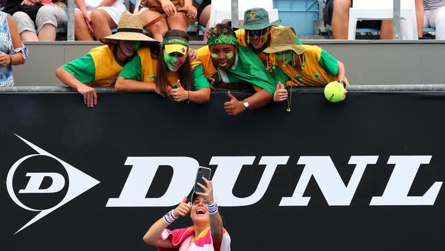 Kimberly Birrell takes a selfie with fans after her victory. Photo: Getty Images