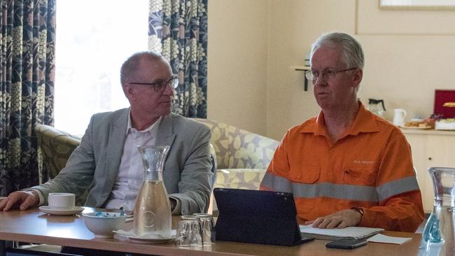 Former SA premier Jay Weatherill and Arrium administrator Mark Mentha at a meeting in Whyalla.