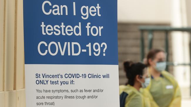 A COVID-19 pop-up testing clinic at Bondi Pavilion. (Mark Metcalfe/Getty Images)