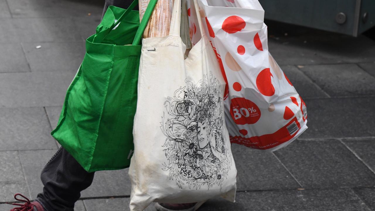 Plastic bag ban cuts into Coles and Woolworths sales