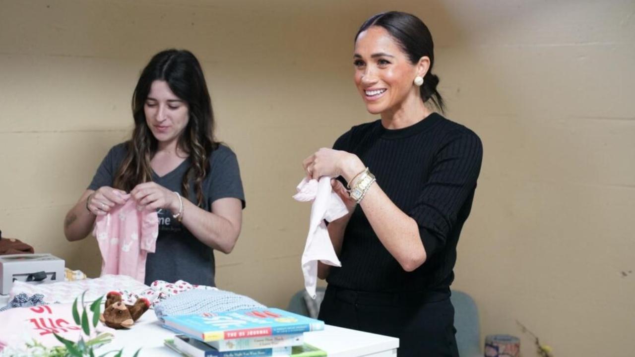 Meghans Mirror on X: A classic #MeghanMarkle look from the Meghan's Mirror  Archives: This @Goyard Goyardine bag, as seen on Meghan numerous times over  the years, especially when travelling!    /