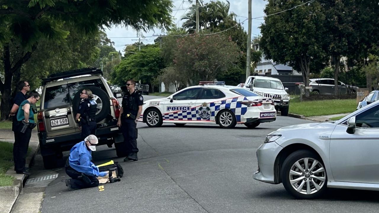 Man allegedly stabbed with kitchen knife after north Brisbane robbery