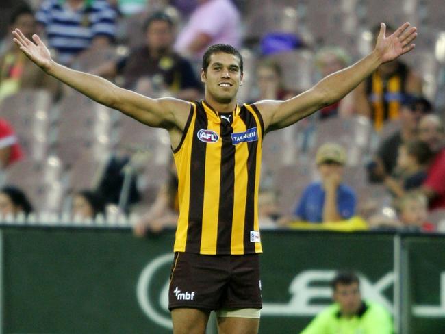 Lance Cameron was the last player to kick 100 goals in a season when he landed 113 in 2008. 