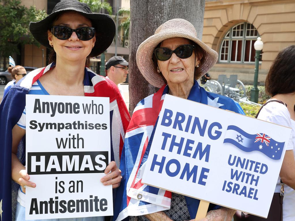 Hundreds gathered for the pro-Israel march at Queens park, Brisbane. Picture: Liam Kidston