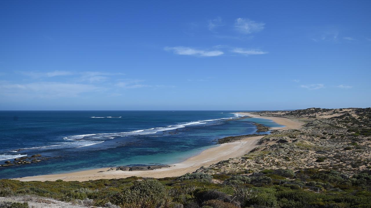 Man missing in waters at popular SA holiday spot