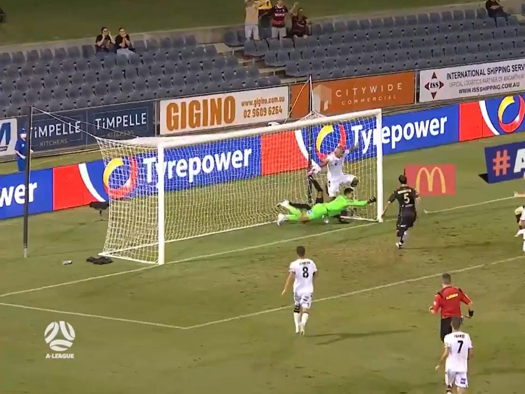 A-League 2021: Adam Federici save video in Western Sydney vs Macarthur ...