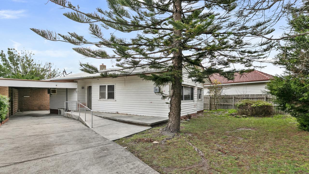 Family grabs renovator’s delight as three bidders chase bargain